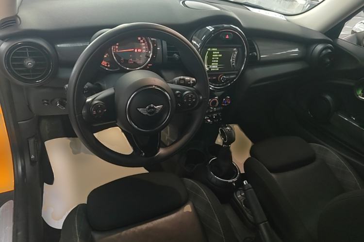 Used MINI 2016 1.5T COOPER Center Console