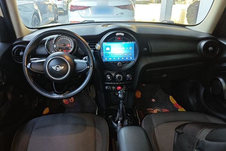 Used MINI 2016 1.2T ONE Five-Door Edition Center Console