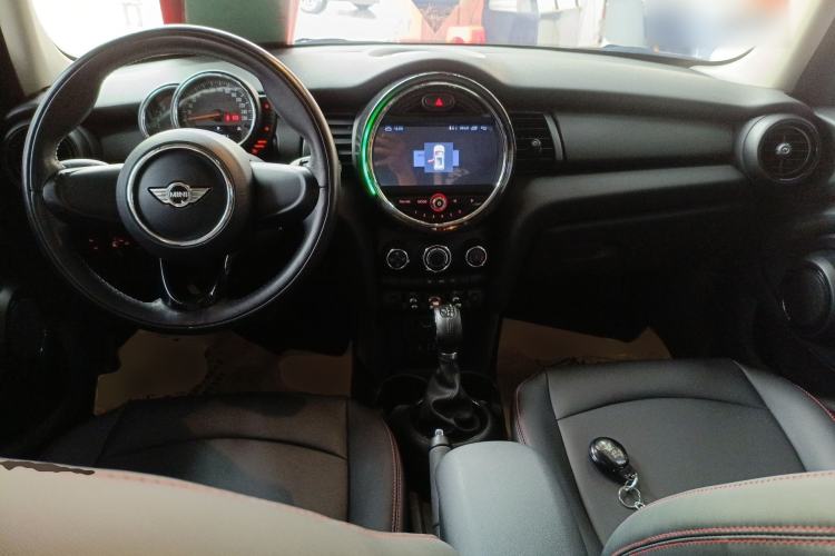 Used MINI 2016 1.2T ONE Five-Door Edition Center Console