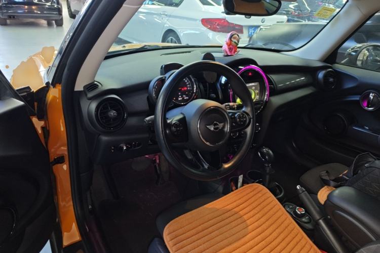 Used MINI 2016 1.5T COOPER Center Console