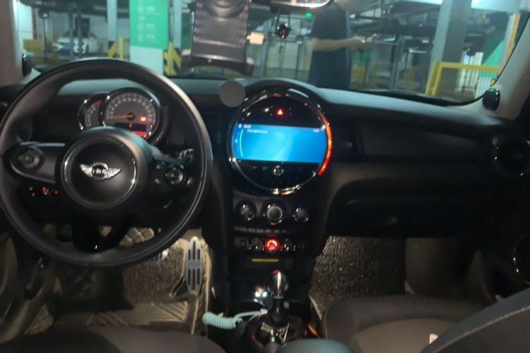 Used MINI 2016 1.2T ONE Pioneer Edition Five-Door Version Center Console