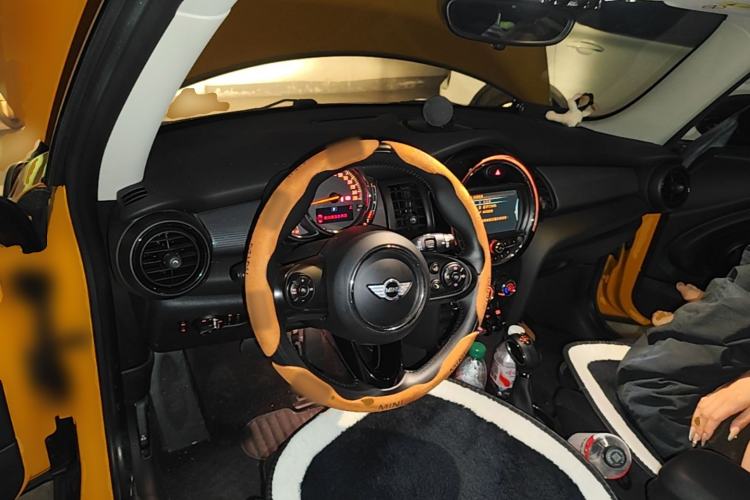 Used MINI 2016 1.5T COOPER Center Console