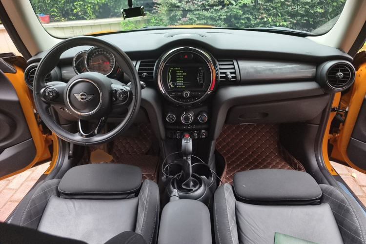 Used MINI 2016 1.5T COOPER Center Console