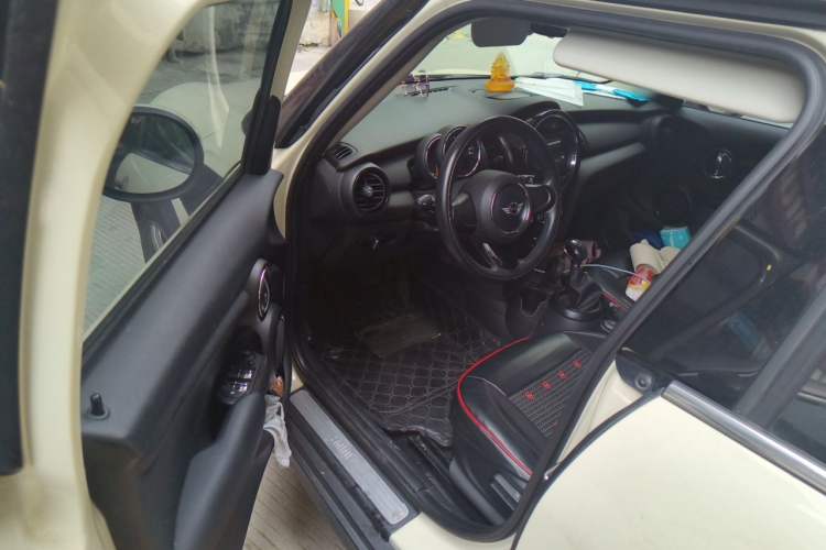 Used MINI 2016 1.2T ONE Five-Door Edition Driver Seat
