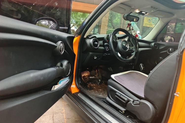 Used MINI 2016 1.2T ONE Pioneer Edition Driver Seat