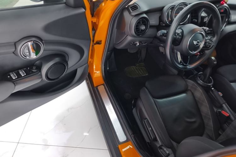 Used MINI 2016 1.5T COOPER Five-Door Edition Driver Seat