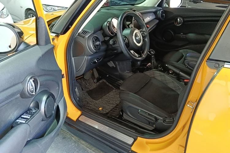 Used MINI 2016 1.5T COOPER Five-Door Edition Driver Seat