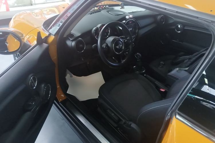 Used MINI 2016 1.2T ONE Pioneer Edition Driver Seat