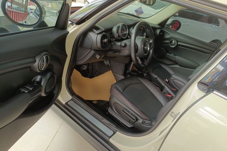 Used MINI 2016 1.2T ONE Five-Door Edition Driver Seat