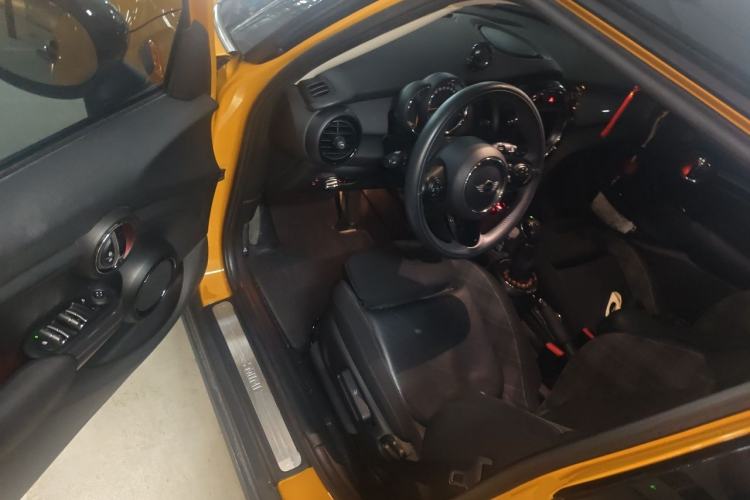 Used MINI 2016 1.5T COOPER Five-Door Edition Driver Seat