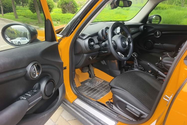 Used MINI 2016 1.5T COOPER Five-Door Edition Driver Seat