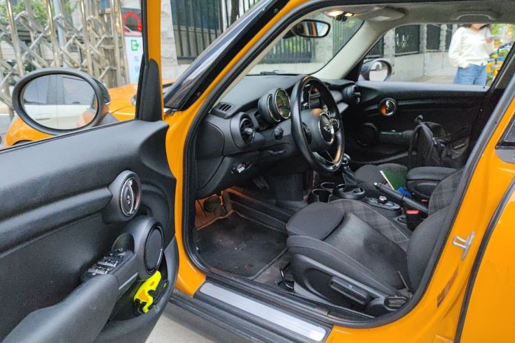 Used MINI 2016 1.5T COOPER Five-Door Edition Driver Seat