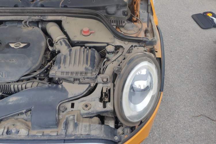 Used MINI 2016 2.0T COOPER S Pioneer Edition Engine Bay Left