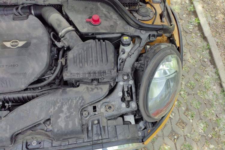Used MINI 2016 1.5T COOPER Five-Door Edition Engine Bay Left