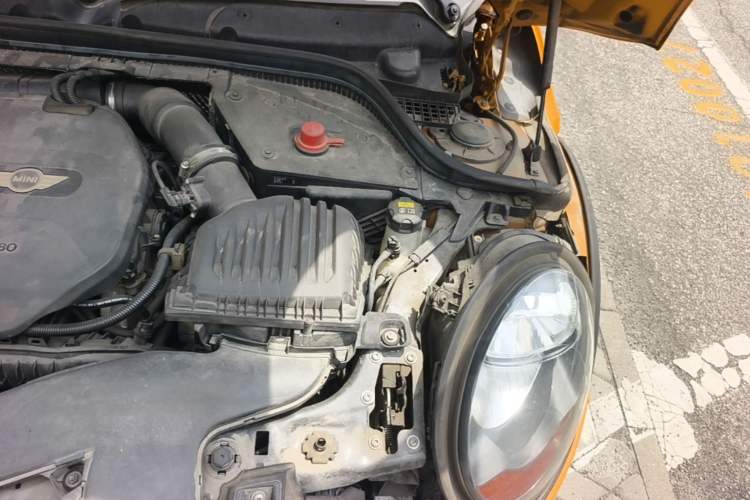 Used MINI 2016 1.5T COOPER Five-Door Edition Engine Bay Left