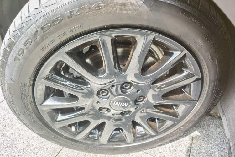 Used MINI 2016 1.5T COOPER Exterior 4