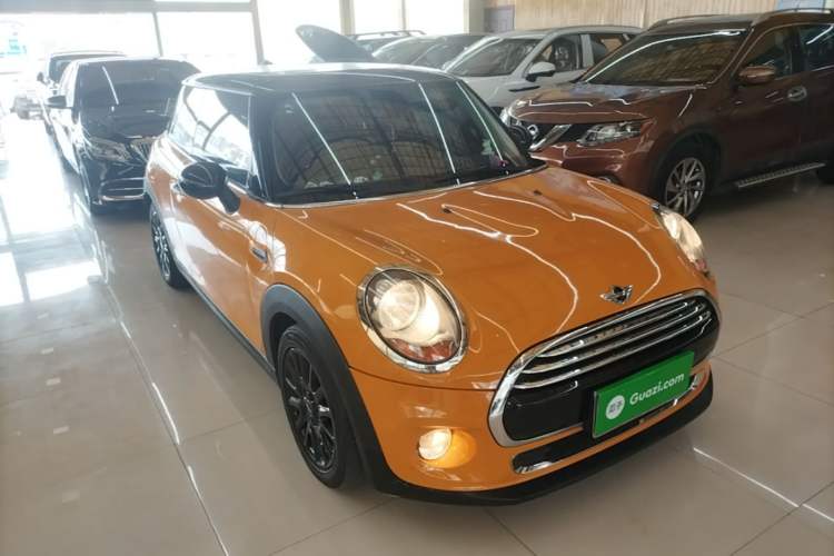 Used MINI 2016 1.5T COOPER Front Right 45 Deg