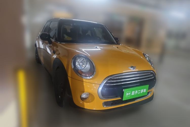 Used MINI 2016 1.5T COOPER Five-Door Edition Front Right 45 Deg