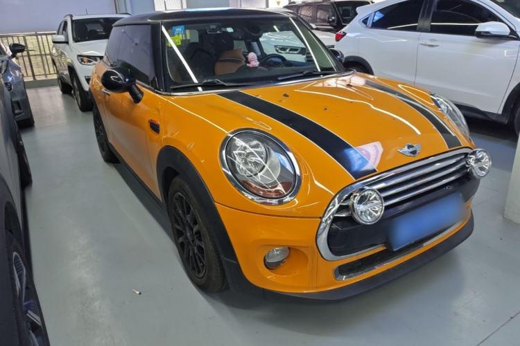 Used MINI 2016 1.5T COOPER Front Right 45 Deg