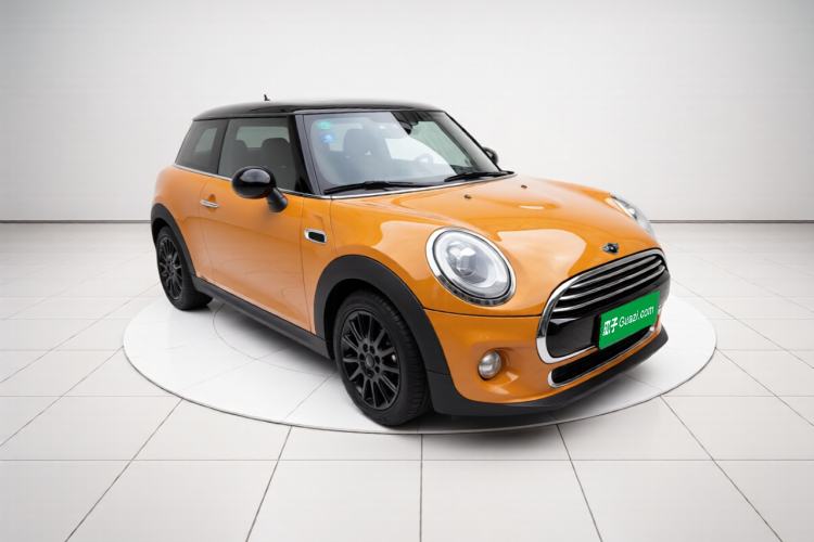 Used MINI 2016 1.5T COOPER Front Right 45 Deg