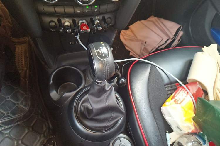 Used MINI 2016 1.2T ONE Five-Door Edition Gear Lever