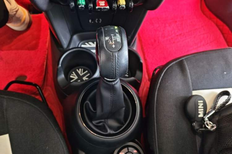 Used MINI 2016 1.2T ONE Five-Door Edition Gear Lever