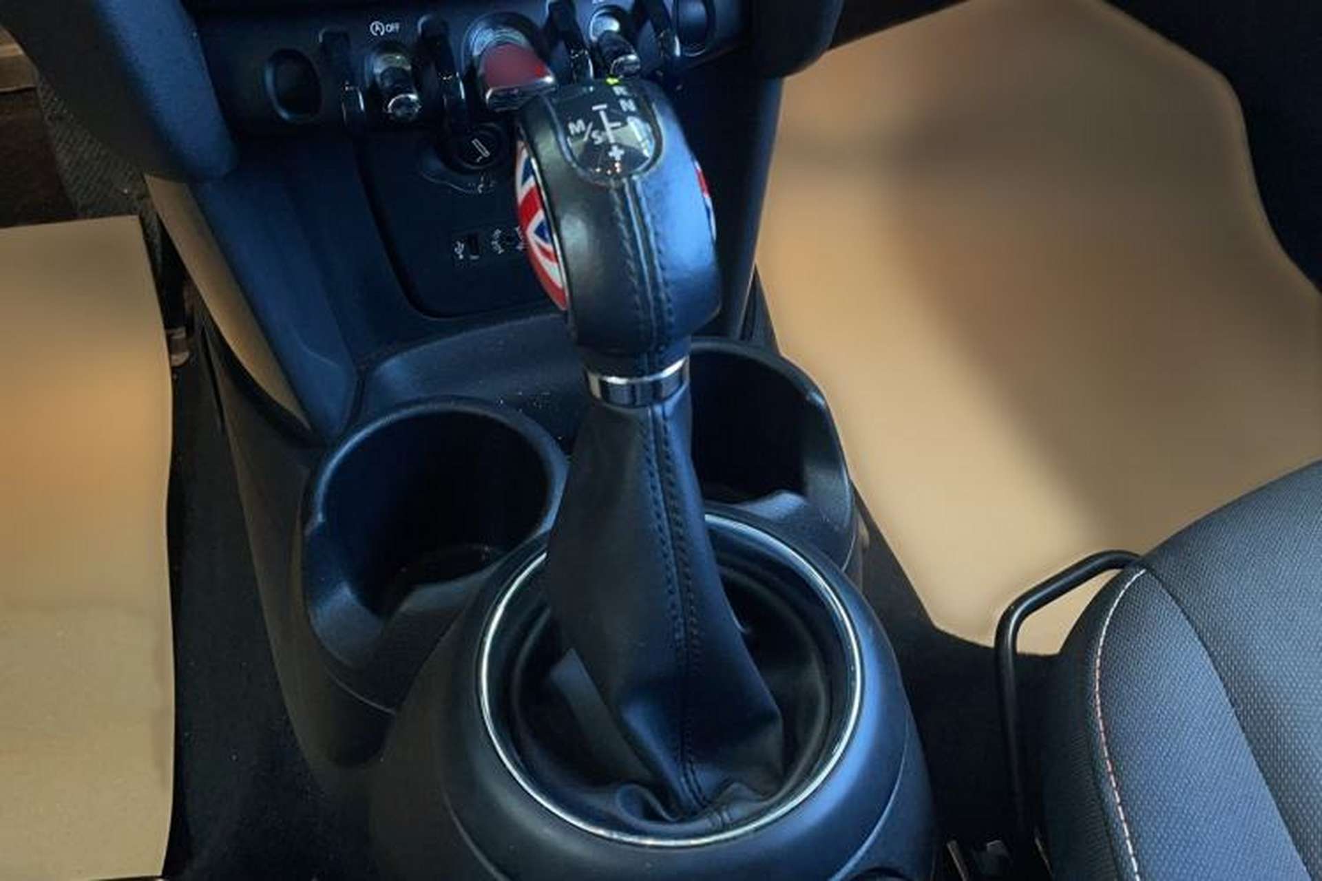 Used MINI 2016 1.2T ONE Pioneer Edition Gear Lever