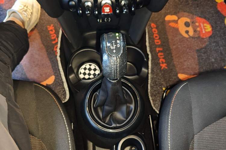 Used MINI 2016 1.2T ONE Five-Door Edition Gear Lever