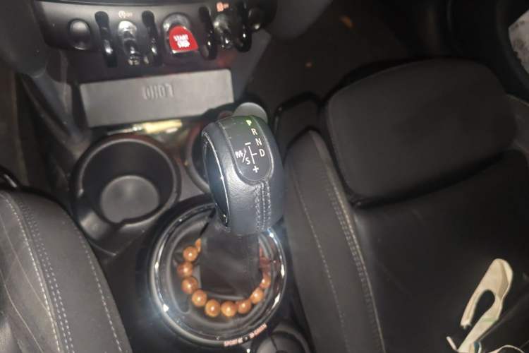 Used MINI 2016 1.5T COOPER Five-Door Edition Gear Lever