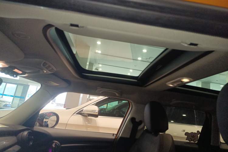 Used MINI 2016 1.5T COOPER Five-Door Edition Headliner