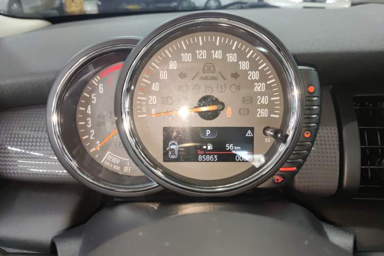 Used MINI 2016 1.5T COOPER Five-Door Edition Instrument Cluster