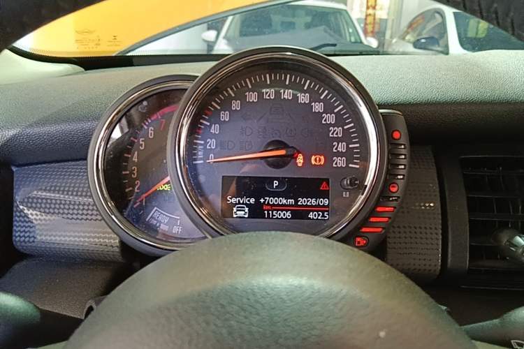 Used MINI 2016 1.5T COOPER Five-Door Edition Instrument Cluster
