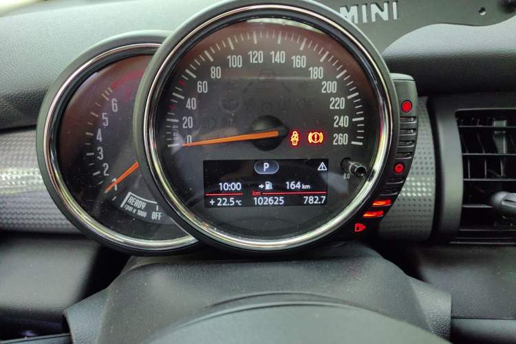 Used MINI 2016 1.5T COOPER Five-Door Edition Instrument Cluster