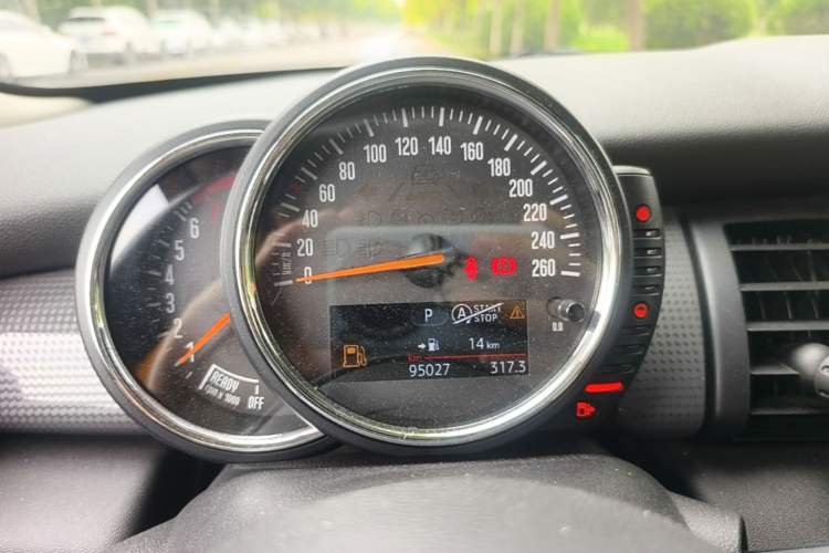 Used MINI 2016 1.5T COOPER Five-Door Edition Instrument Cluster