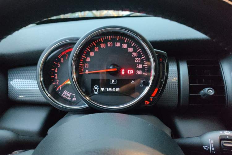 Used MINI 2016 1.5T COOPER Five-Door Edition Instrument Cluster