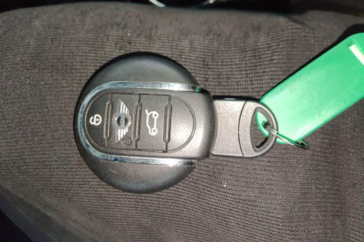 Used MINI 2016 1.5T COOPER Interior 1