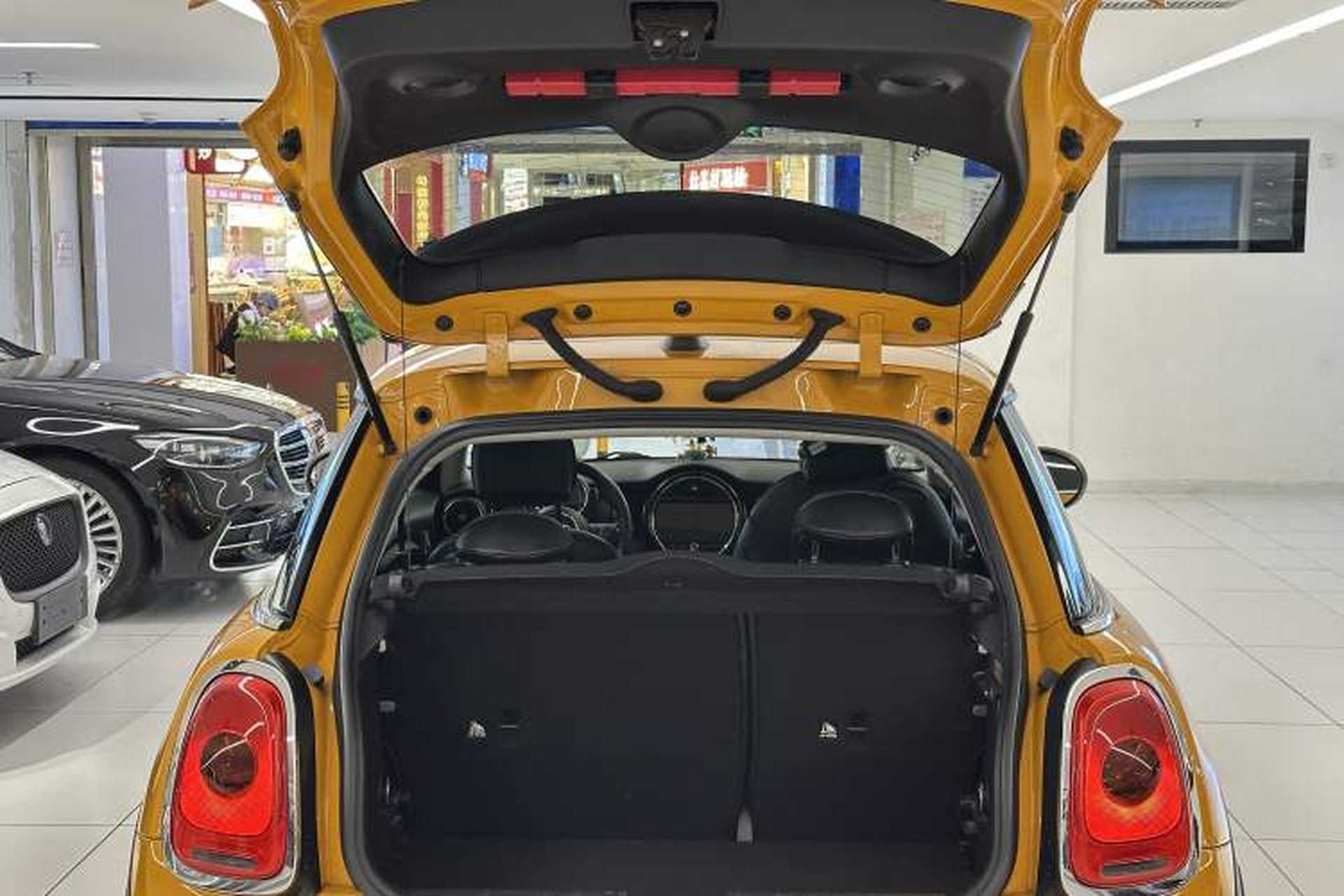 Used MINI 2016 1.2T ONE Pioneer Edition Interior 1
