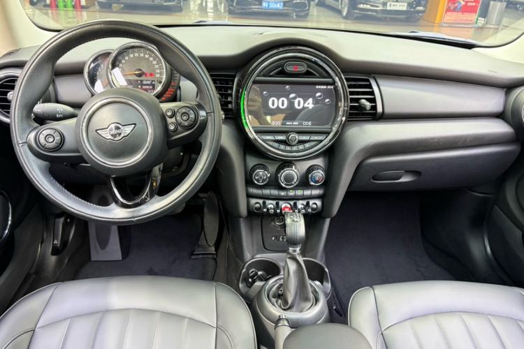 Used MINI 2016 1.2T ONE Pioneer Edition Interior 1