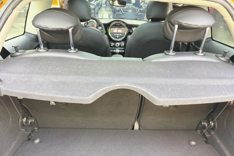 Used MINI 2016 1.2T ONE Pioneer Edition Interior 10