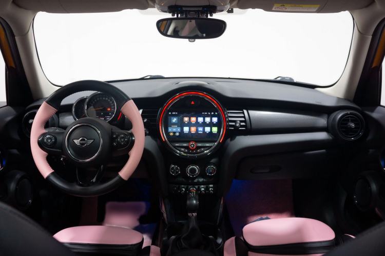 Used MINI 2016 1.5T COOPER Five-Door Edition Interior 2