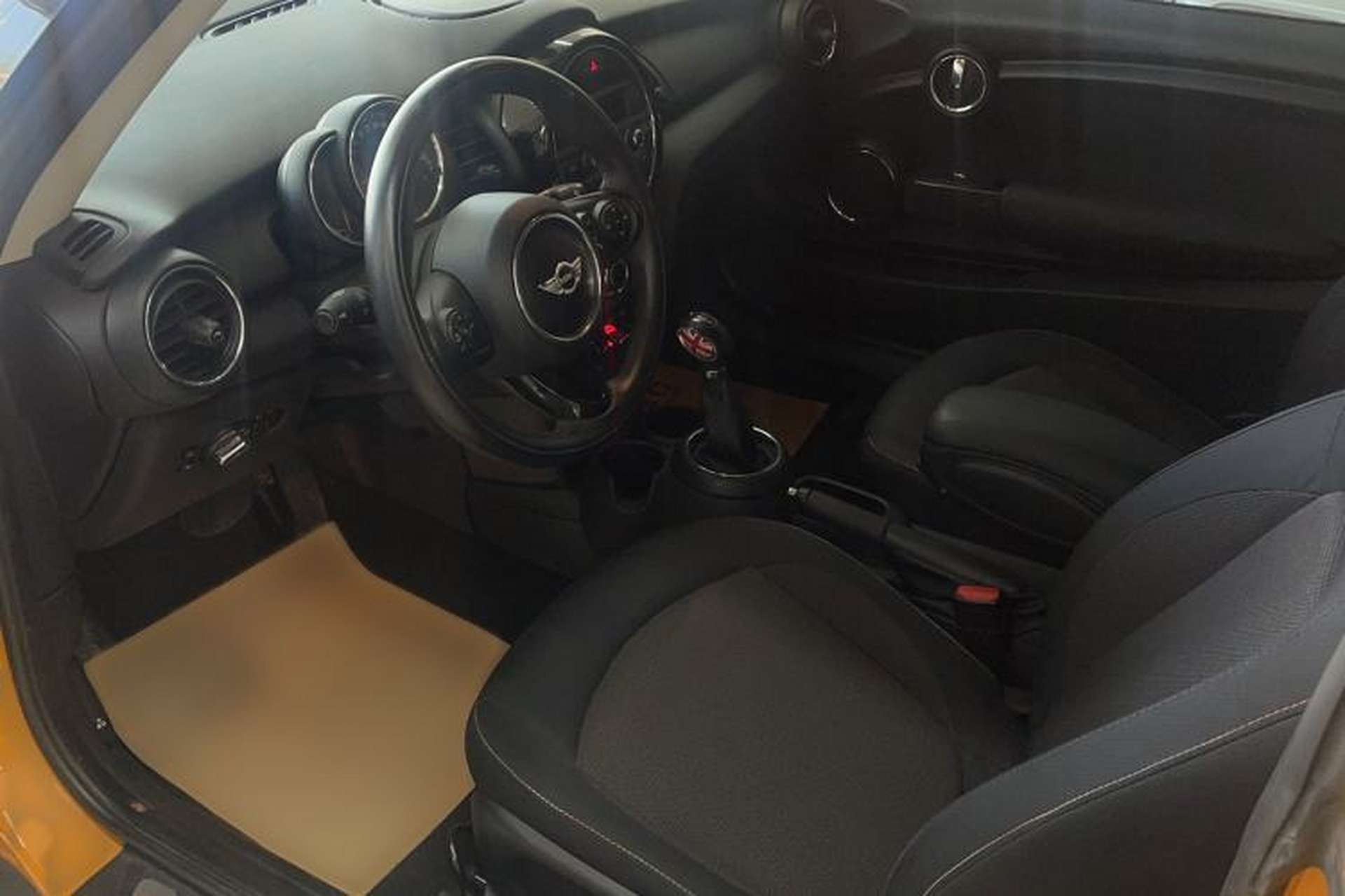 Used MINI 2016 1.2T ONE Pioneer Edition Interior 2