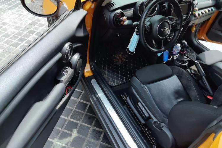 Used MINI 2016 1.5T COOPER Avant-Garde Interior 3