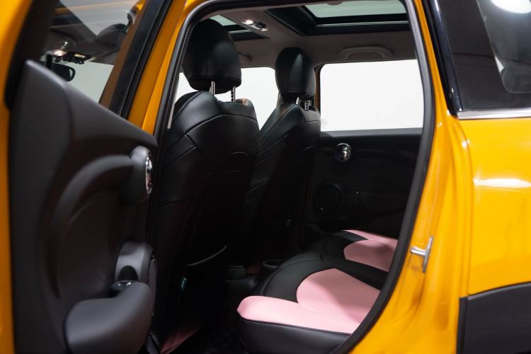 Used MINI 2016 1.5T COOPER Five-Door Edition Interior 3