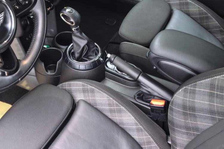 Used MINI 2016 1.5T COOPER Interior 3