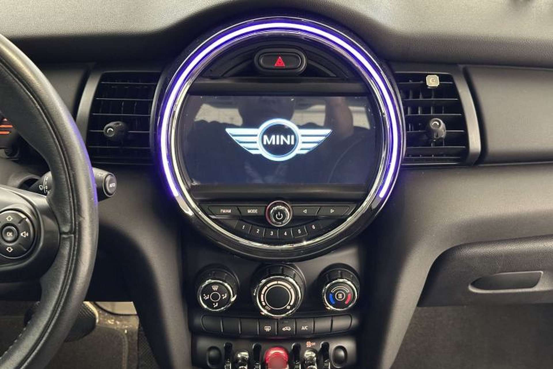 Used MINI 2016 1.2T ONE Pioneer Edition Interior 3