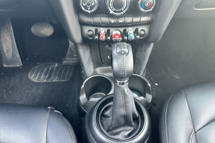Used MINI 2016 1.2T ONE Five-Door Edition Interior 4