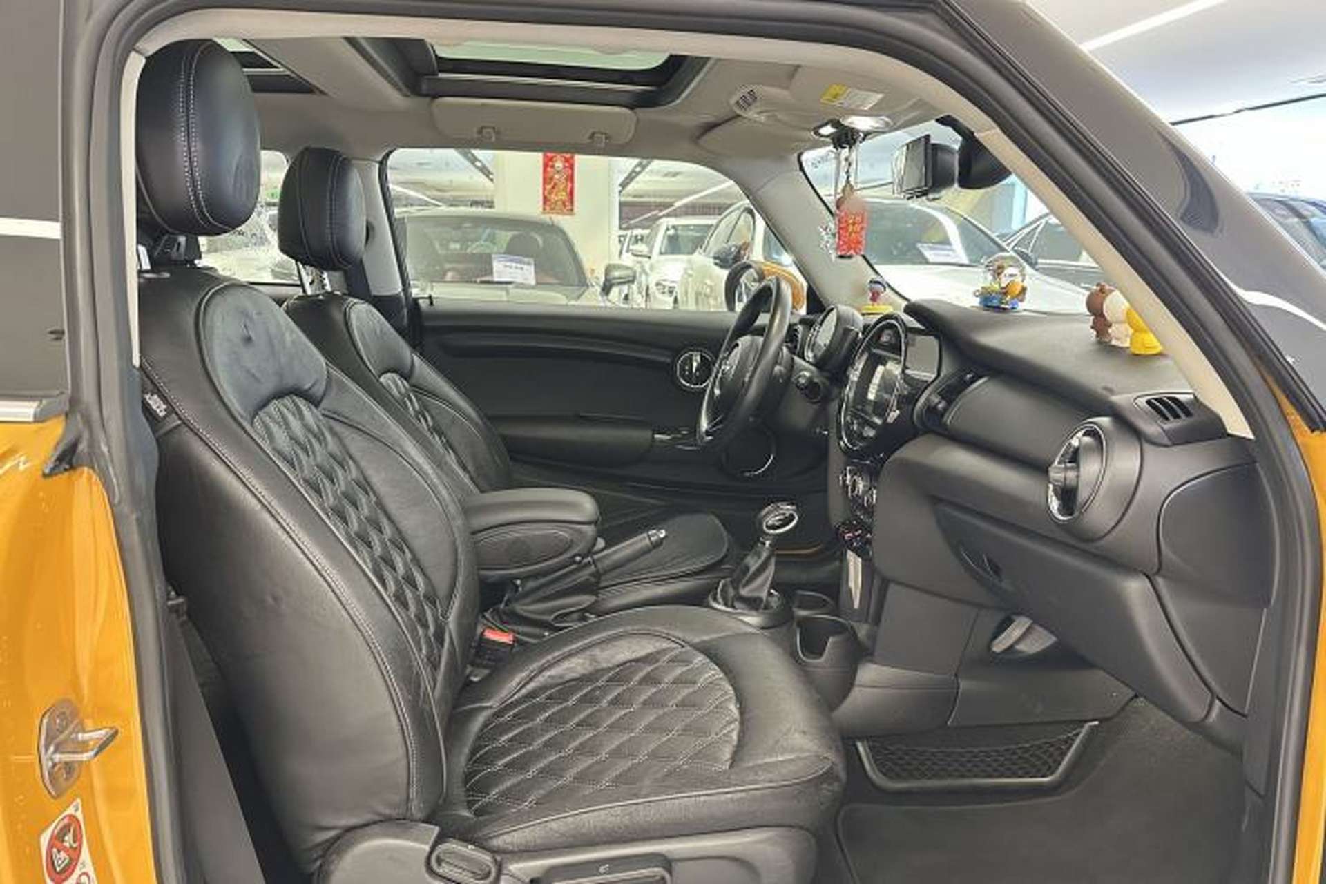 Used MINI 2016 1.2T ONE Pioneer Edition Interior 5