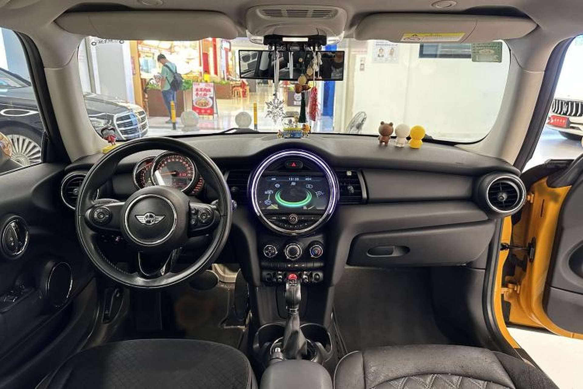 Used MINI 2016 1.2T ONE Pioneer Edition Interior 8