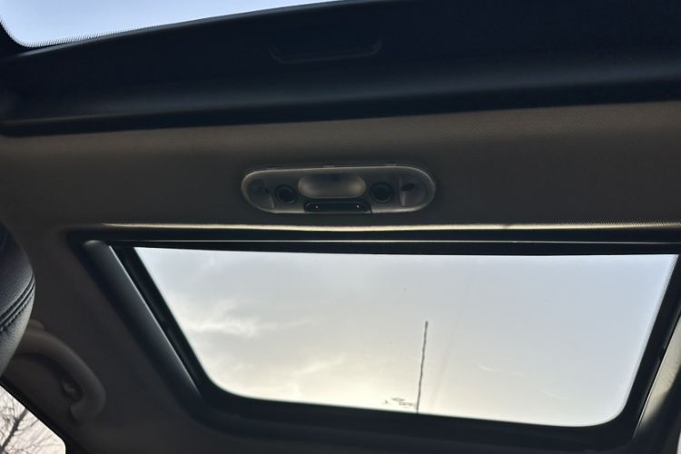 Used MINI 2016 1.2T ONE Five-Door Edition Interior 9