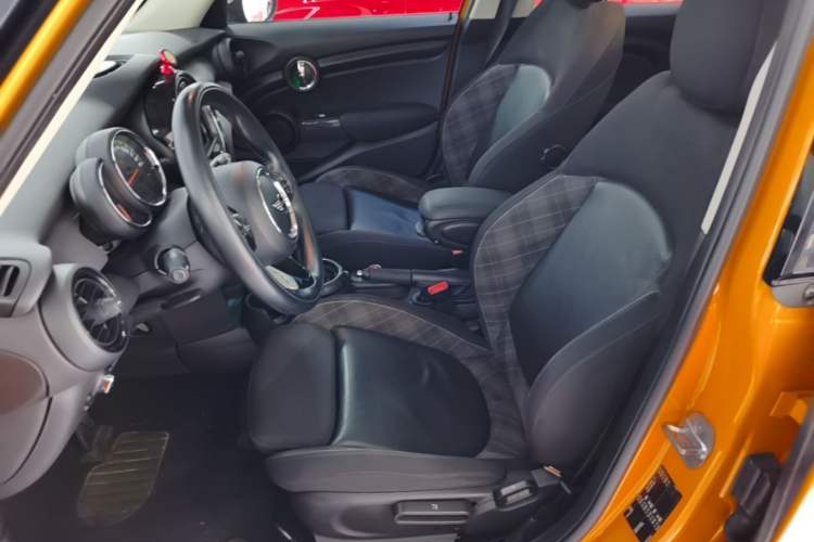 Used MINI 2016 1.5T COOPER Five-Door Edition Left Front Seat